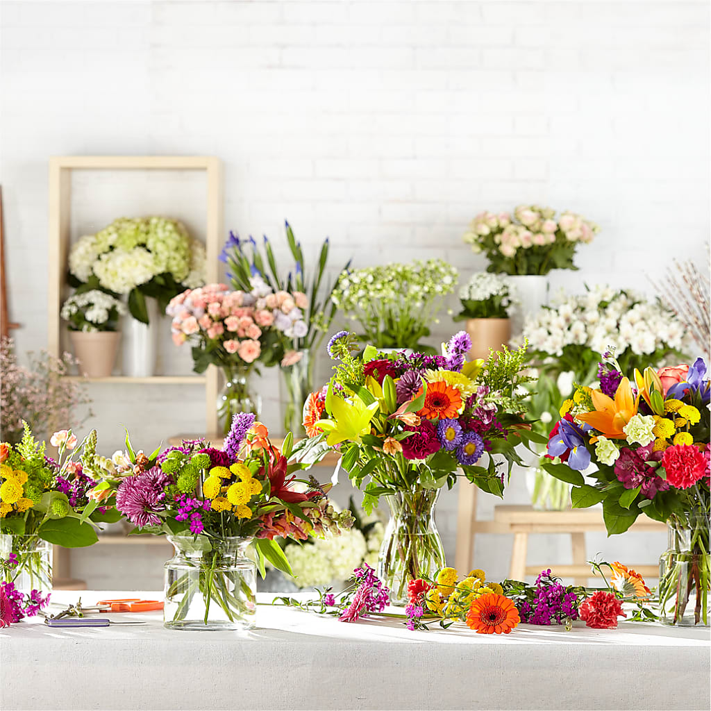 Bold & Bright – A Florist Original – MAYA'S FLOWER SHOP, Carmichael CA