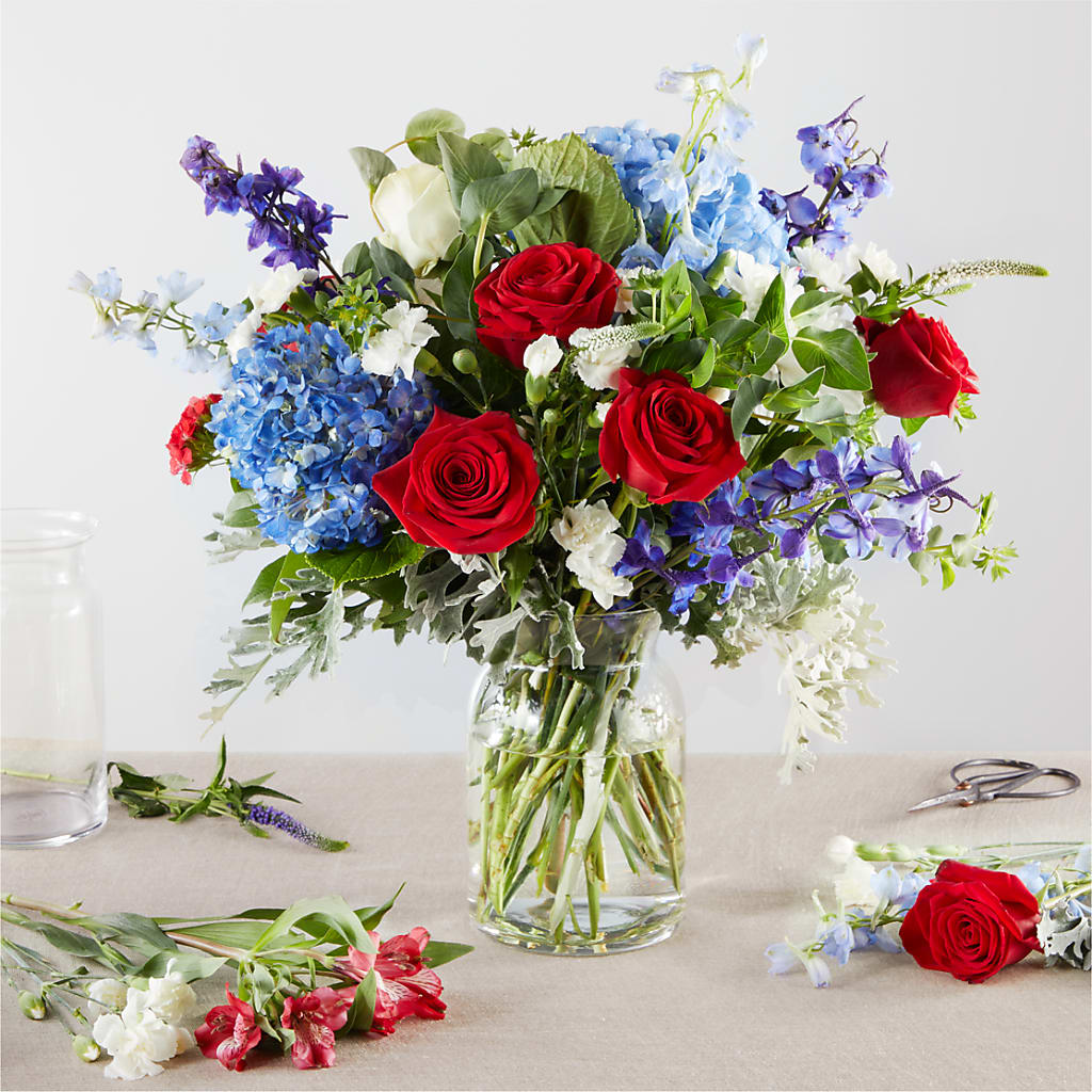 Star Spangled - A Florist Original – MAYA'S FLOWER SHOP, Carmichael CA