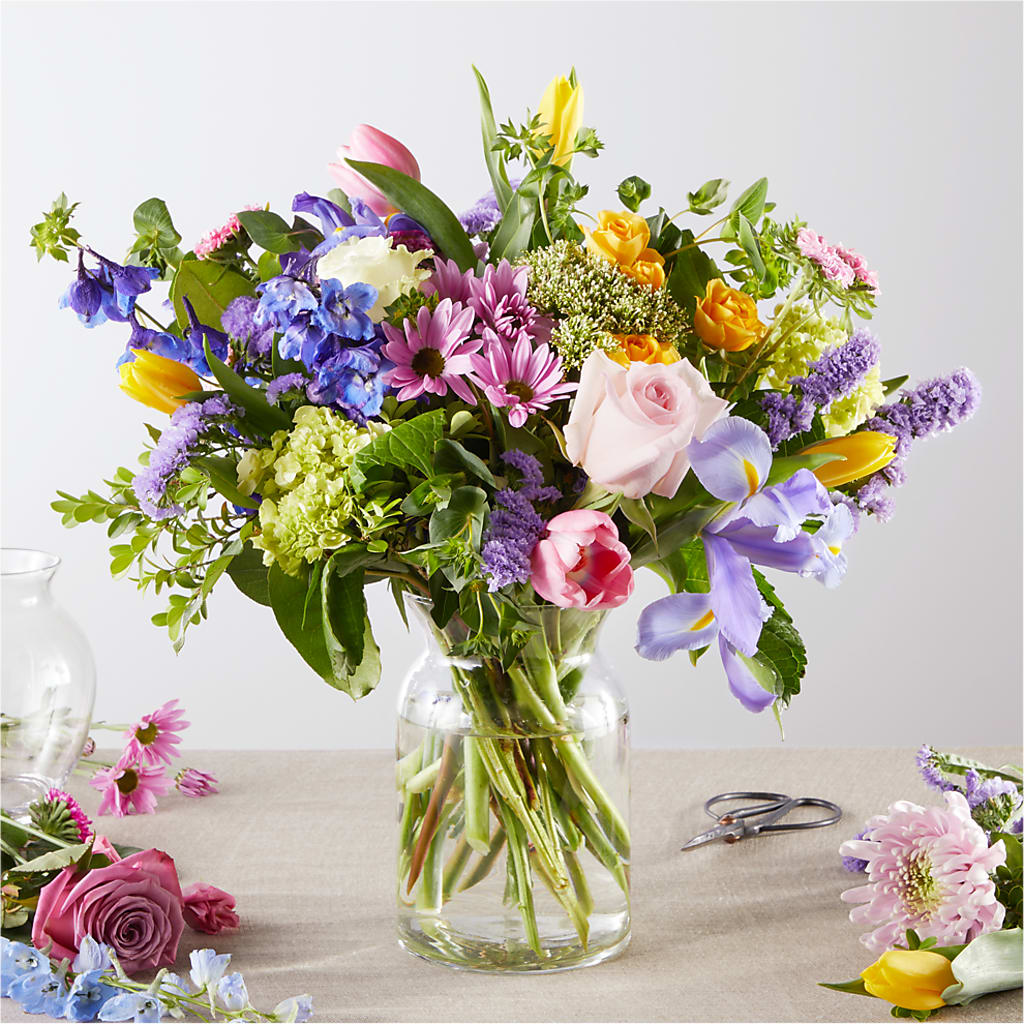 Pastel Tradition - A Florist Original – MAYA'S FLOWER SHOP, Carmichael CA