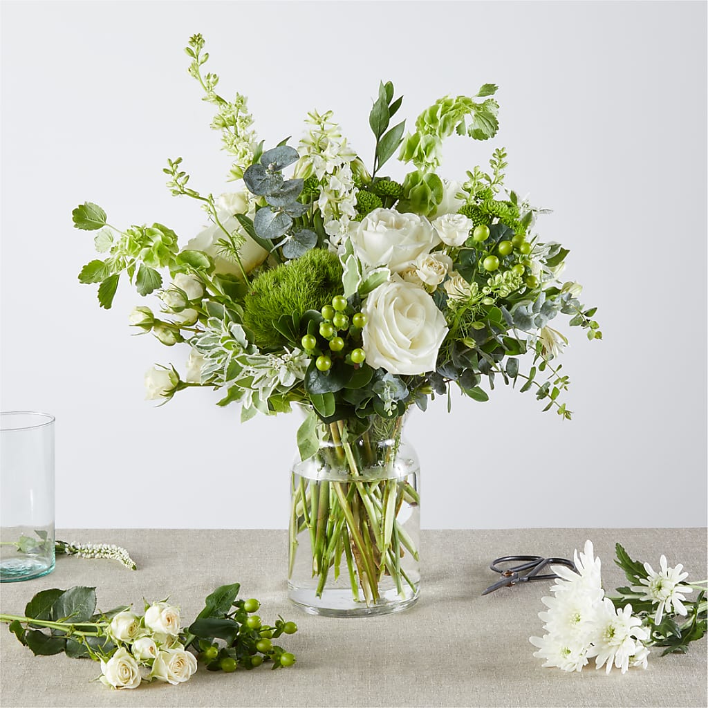 Irish Garden - A Florist Original – MAYA'S FLOWER SHOP, Carmichael CA