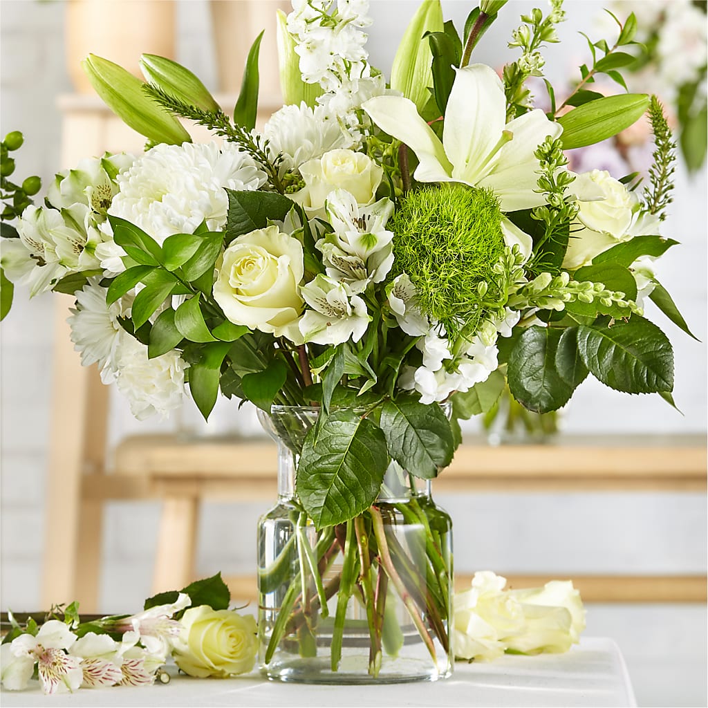 Classic Ivory – A Florist Original – MAYA'S FLOWER SHOP, Carmichael CA