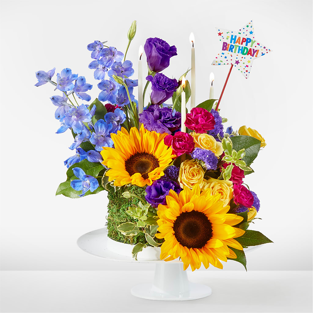 Star of the Day Floral Cake – MAYA'S FLOWER SHOP, Carmichael CA
