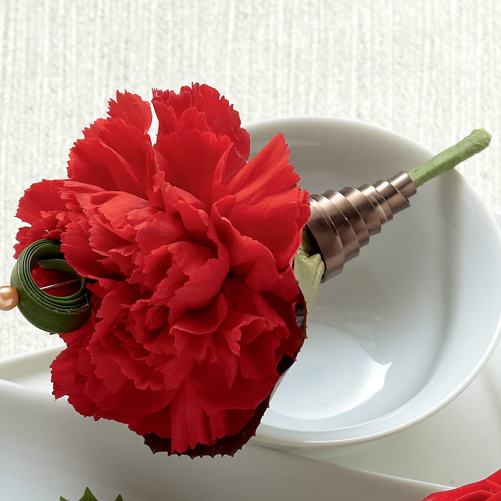 Red Carnation Boutonniere – MAYA'S FLOWER SHOP, Carmichael CA