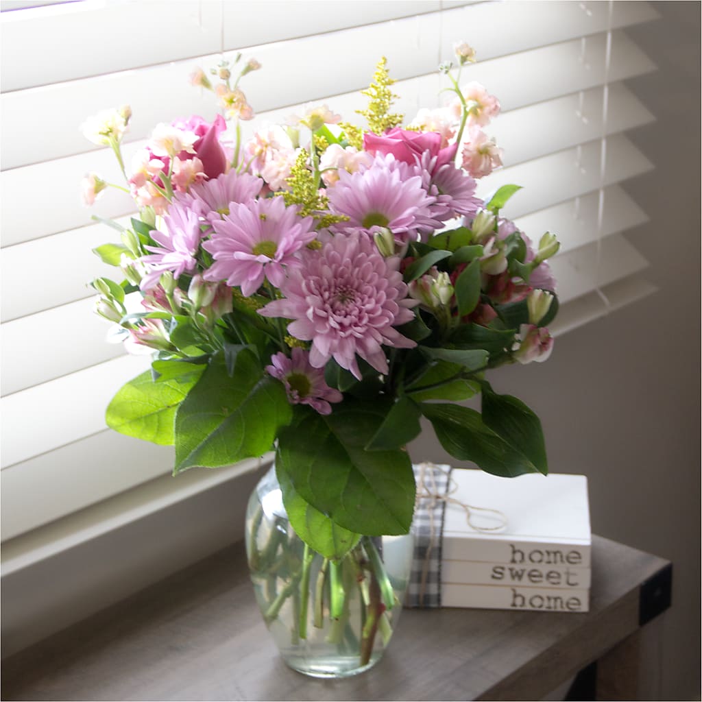 Pastel Tradition - A Florist Original – MAYA'S FLOWER SHOP, Carmichael CA