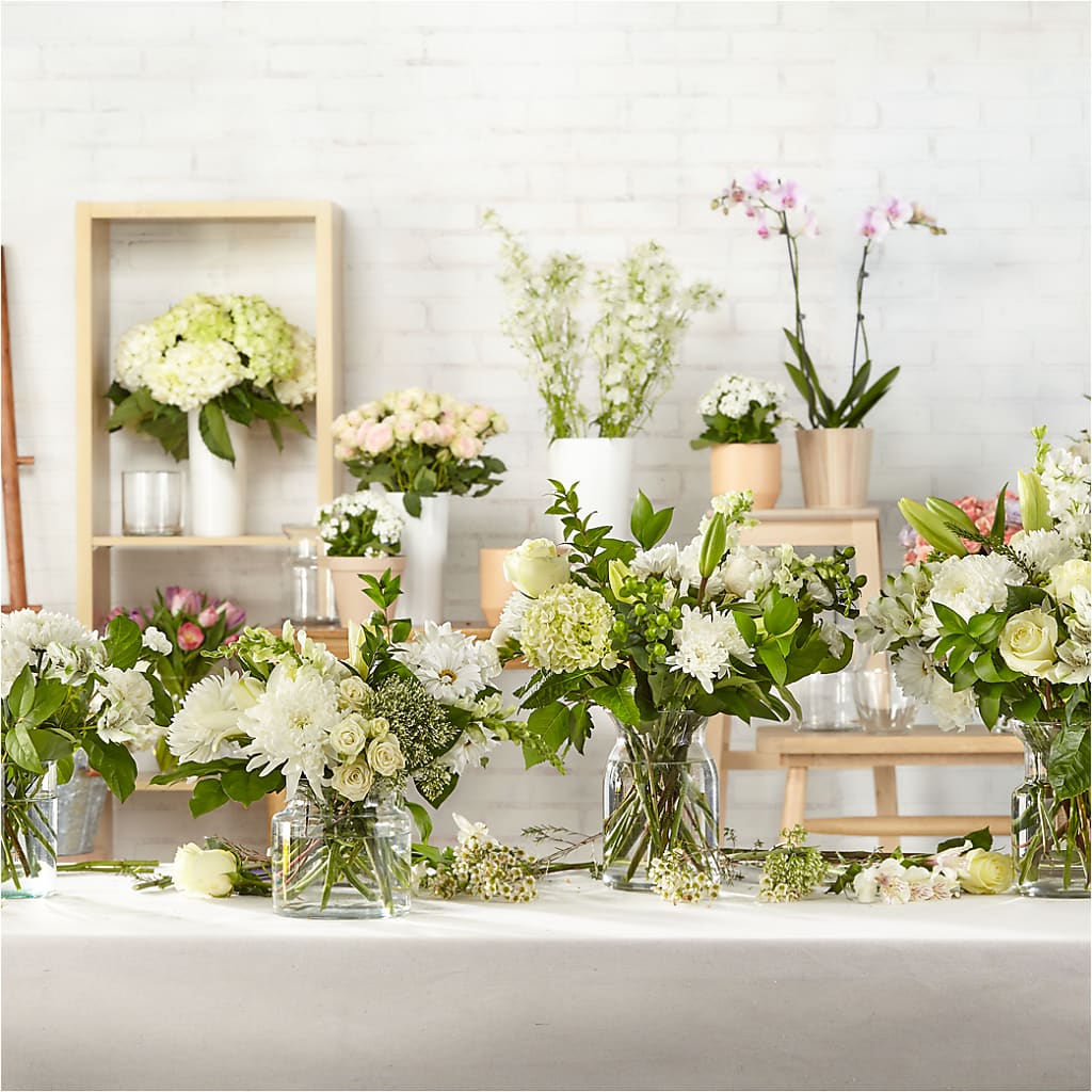 Classic Ivory – A Florist Original – MAYA'S FLOWER SHOP, Carmichael CA