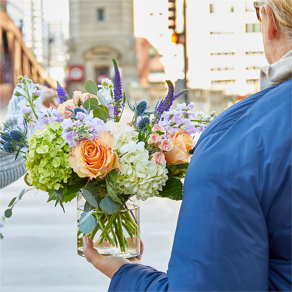 Porch Swing Bouquet – MAYA'S FLOWER SHOP, Carmichael CA