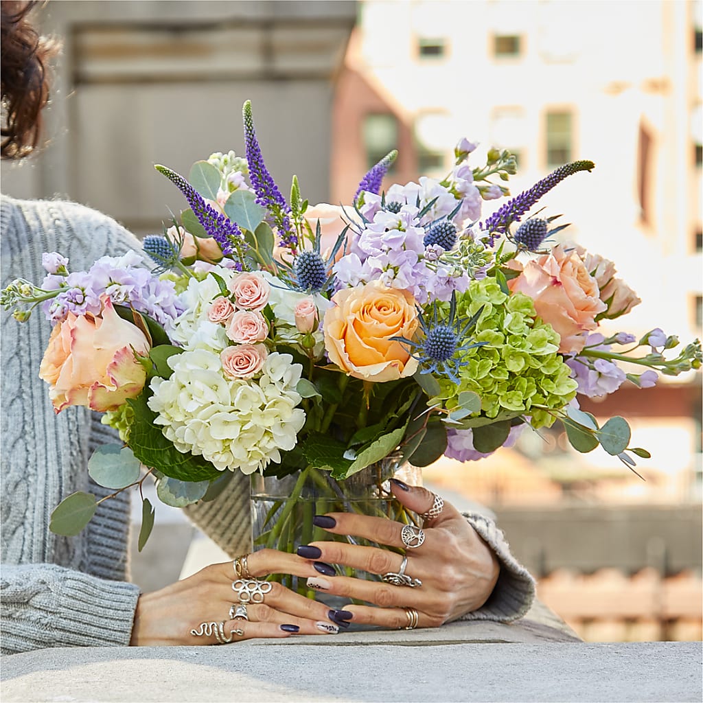 Porch Swing Bouquet – MAYA'S FLOWER SHOP, Carmichael CA