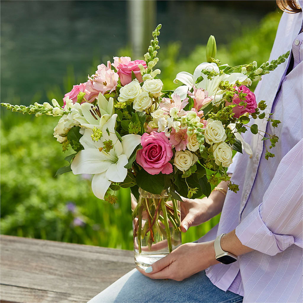 Fondly Bouquet – MAYA'S FLOWER SHOP, Carmichael CA